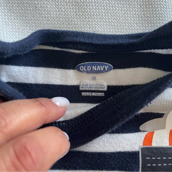 Old Navy Stripes with Shark Detail Toddler PJ’s set 4T - Picture 4 of 4